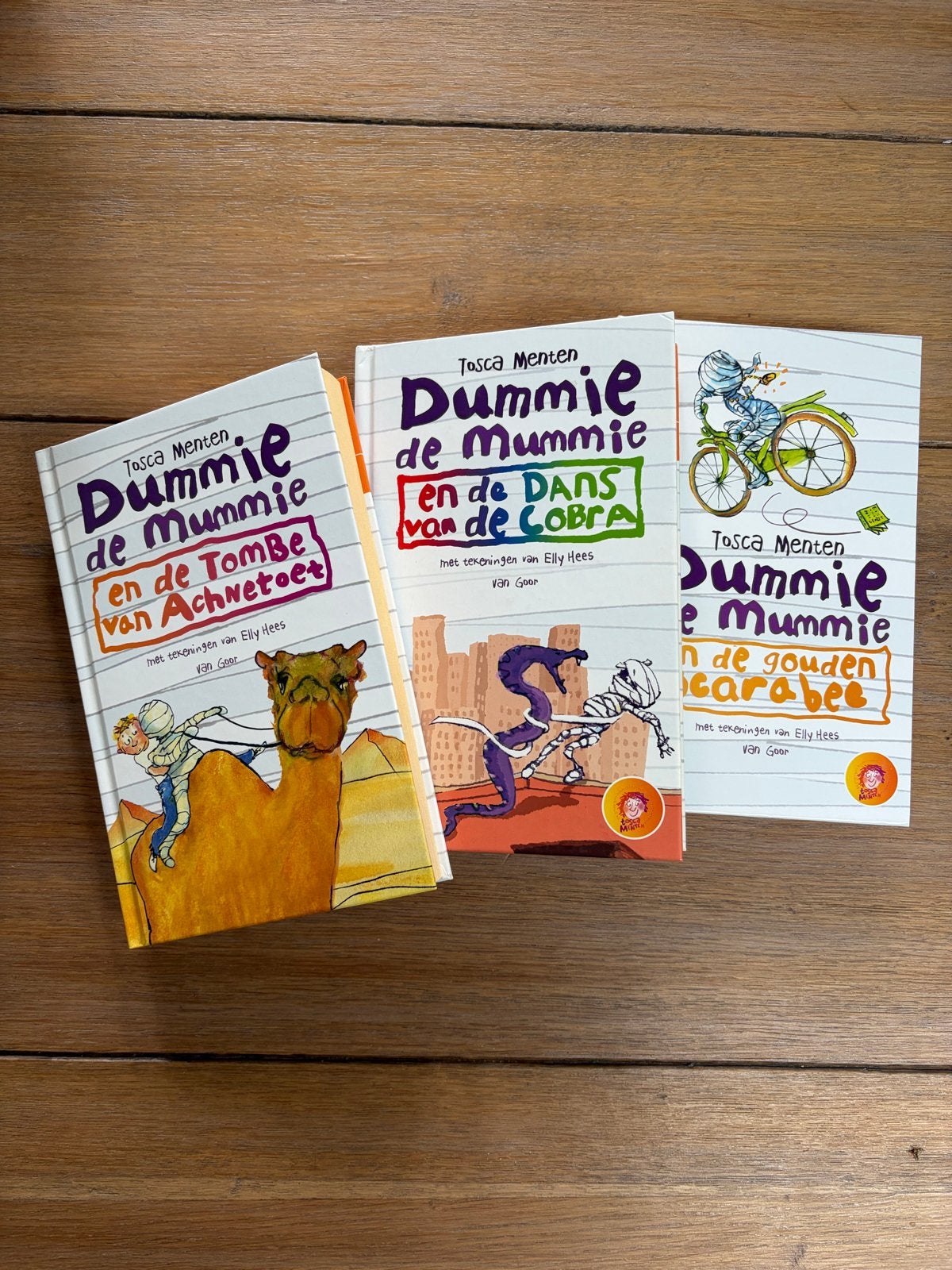 Dummie de Mummie boeken 3 stuks- Tosca Menten (3 delen), Ophalen of Verzenden, Zo goed als nieuw, Fictie