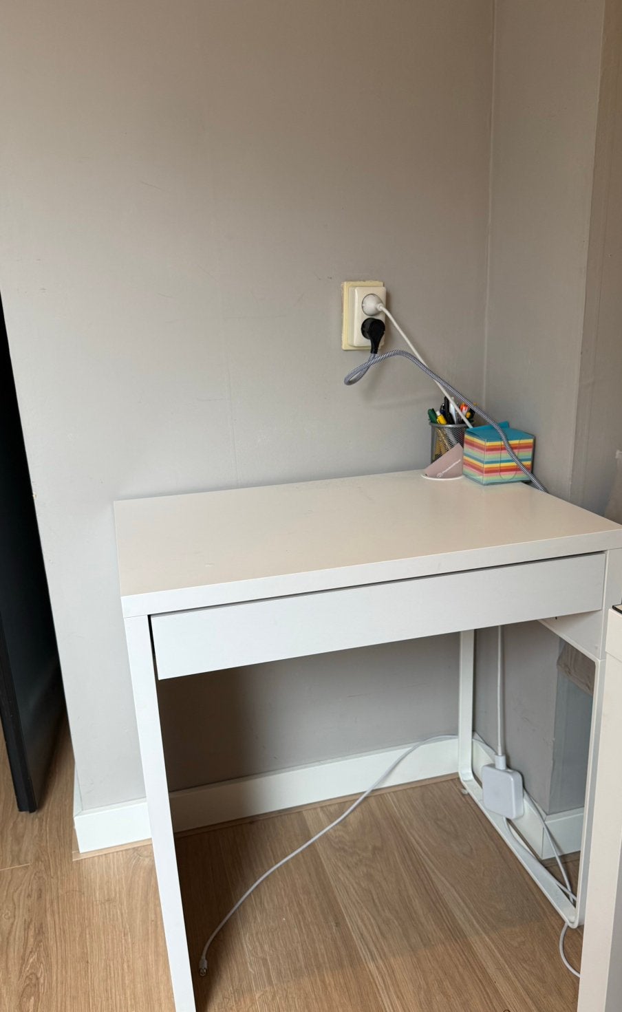Bureau ikea MICKE, Ophalen, Zo goed als nieuw