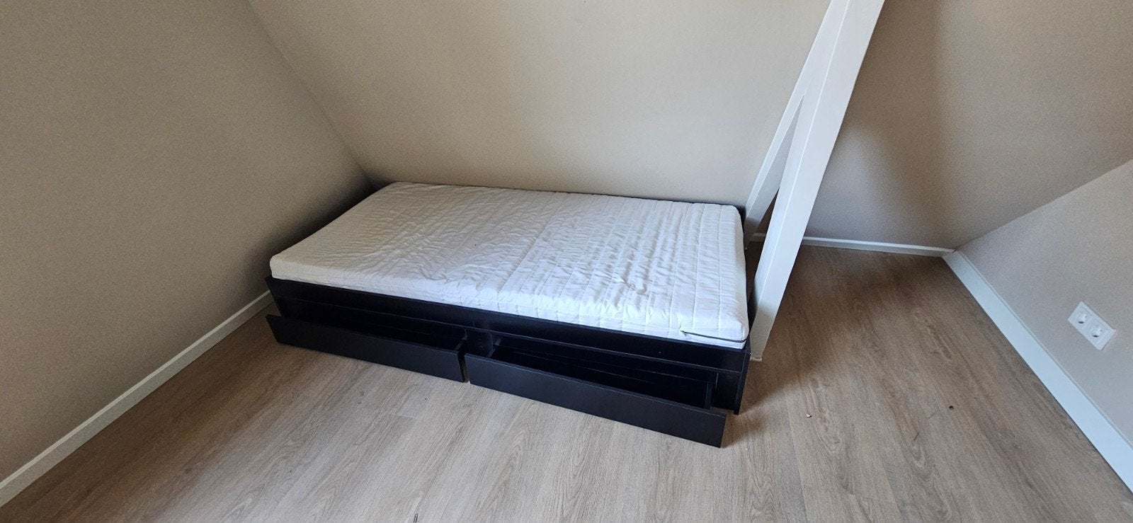 Zwart eenpersoonsbed met lades, 190x90 cm, Ophalen, 90 cm, Eenpersoons, Zwart