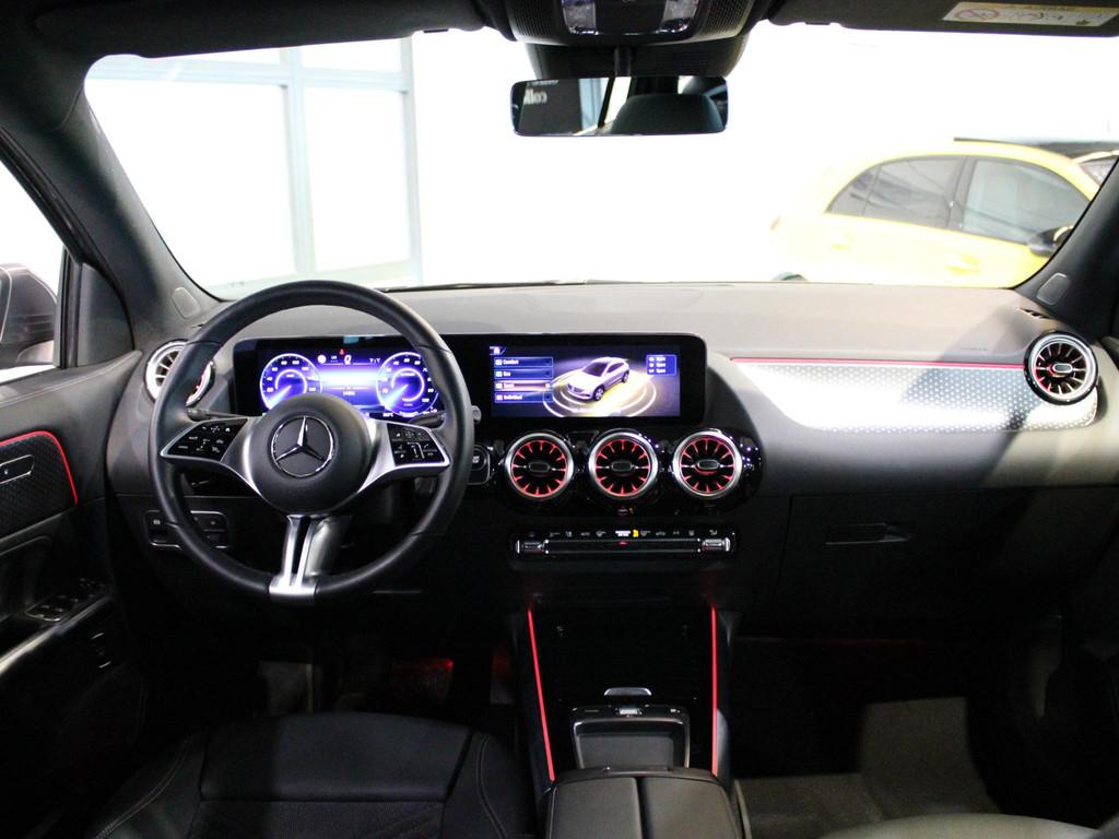 Mercedes-Benz EQA 350 4MATIC AMG Line 67 kWh, Automaat, 421 km, Zwart, Automatische klimaatregeling