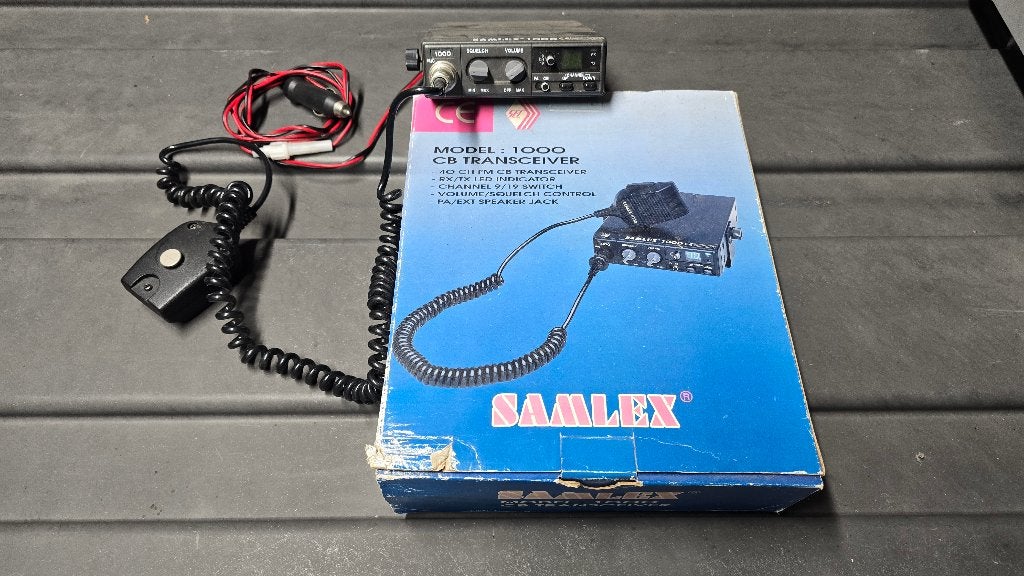 2 complete 27 mc zend/ontvangers met magneetvoet antennes, Telecommunicatie, Ophalen, Zo goed als nieuw, Zender en Ontvanger