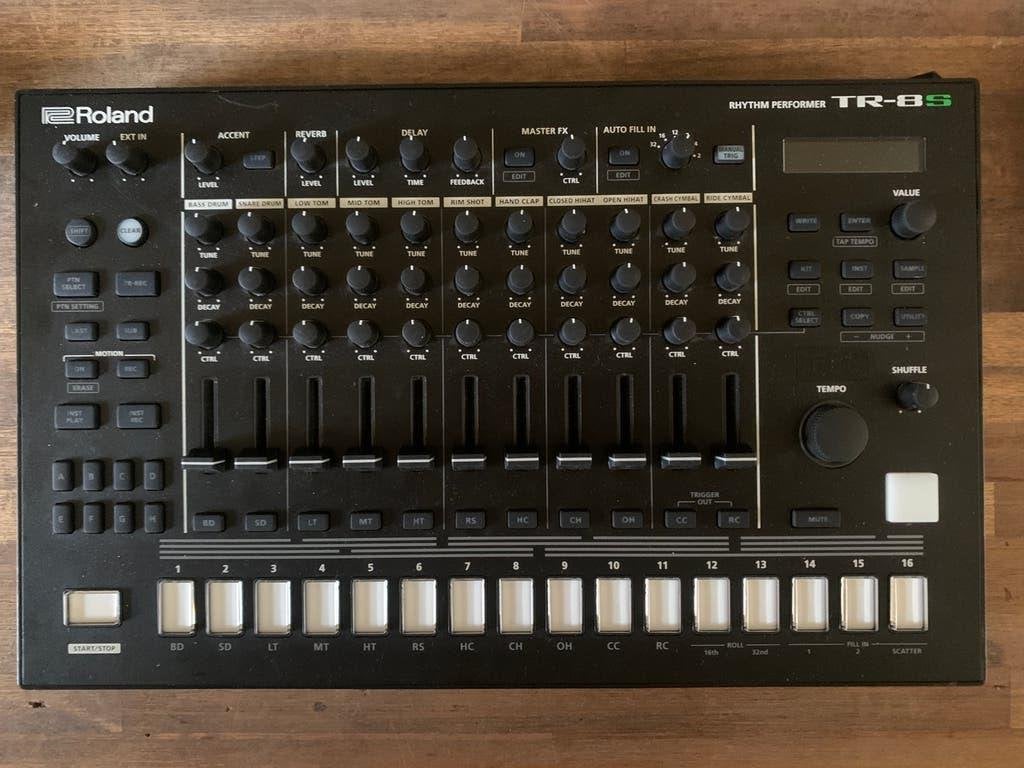Roland TR8S, Ophalen of Verzenden, Zo goed als nieuw, Roland