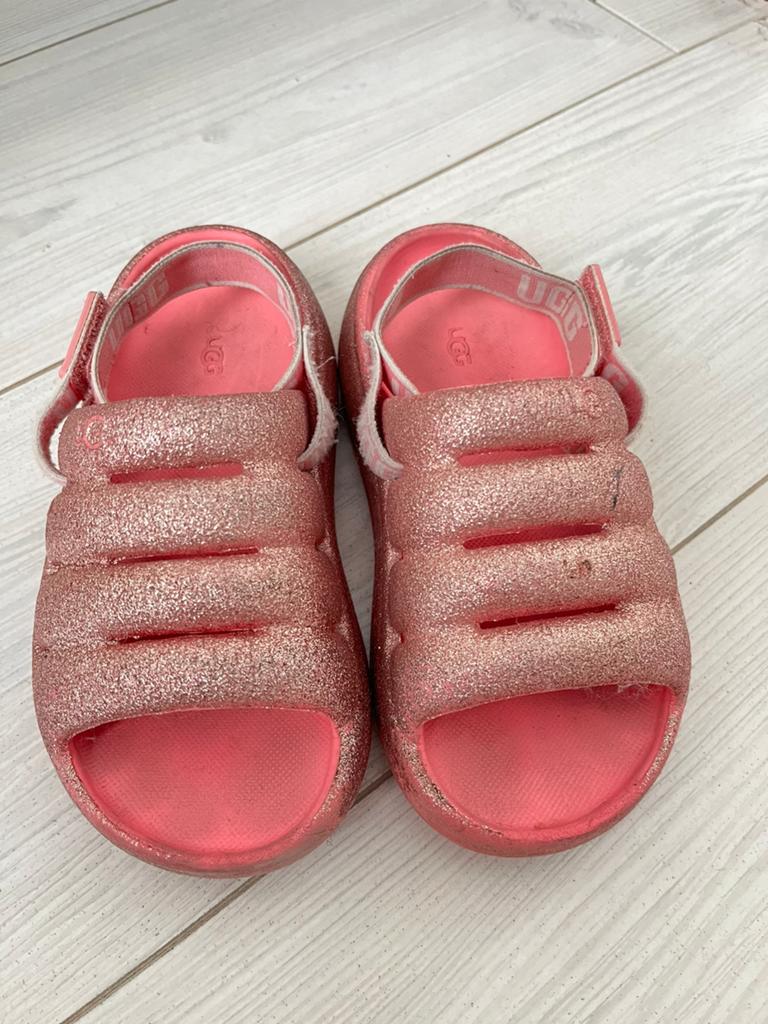 Ugg yeah glitter sandalen mt 28, Kinderen en Baby's, Ophalen of Verzenden, Gebruikt, Meisje, Overige typen