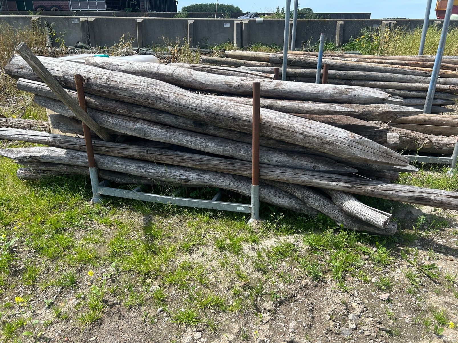 Afrastering palen, Tuin en Terras, Palen, Balken en Planken, Ophalen of Verzenden, Gebruikt, 180 tot 250 cm, Palen