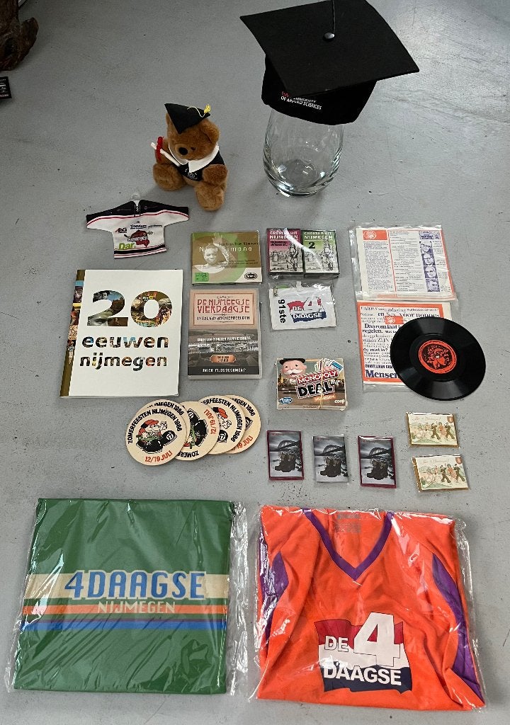 Nijmegen - Vierdaagse - grote verzameling - Diverse Items, Ophalen, Gebruikt