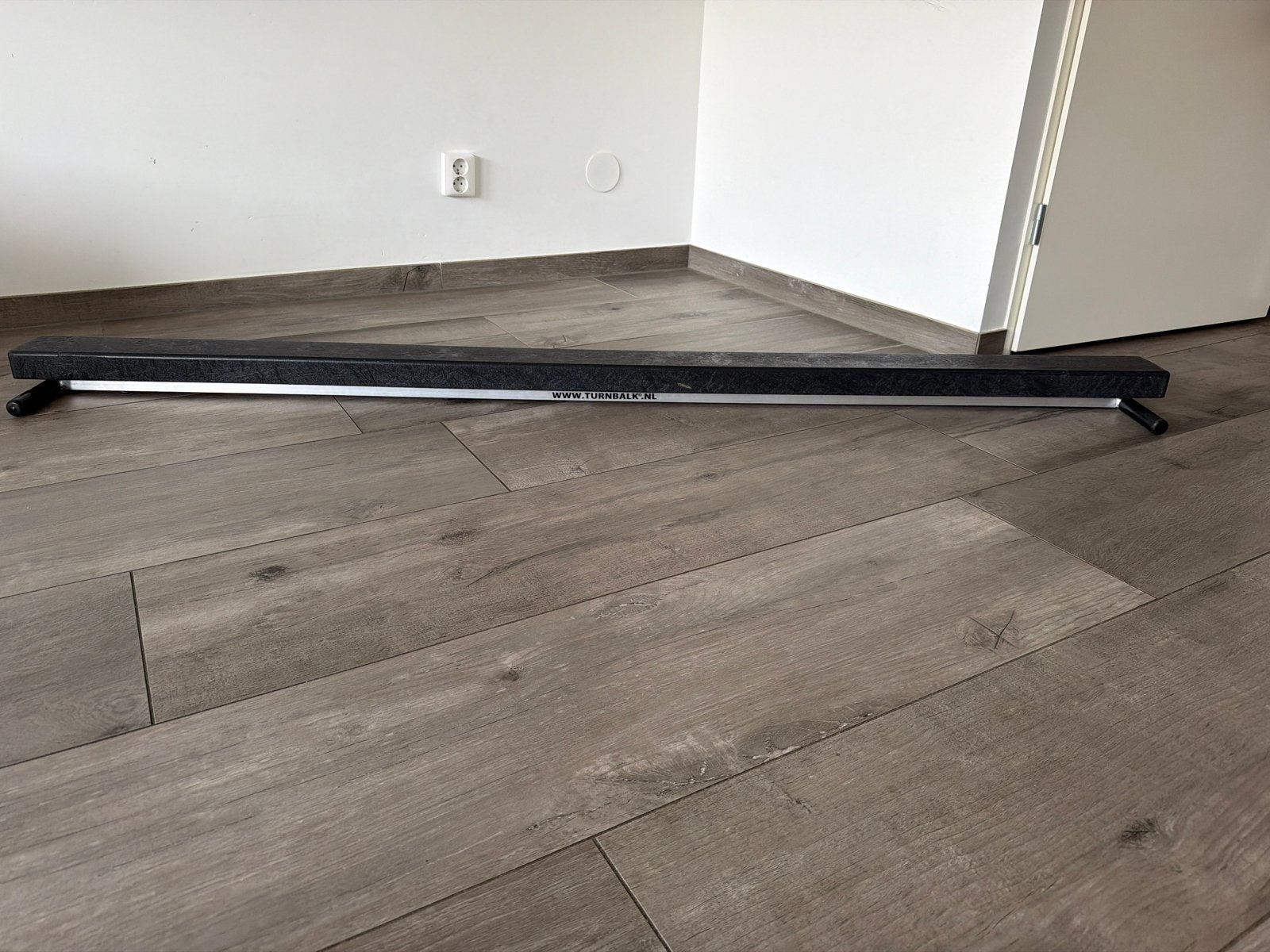 Turnbalk van wwwturnbalknl, Ophalen, Gebruikt, Materiaal, Zwart