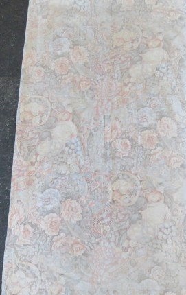 Vintage lap stof met bloemen en fruit in pasteltinten, Hobby en Vrije tijd, Gebruikt, Ophalen of Verzenden, 30 tot 120 cm, Katoen