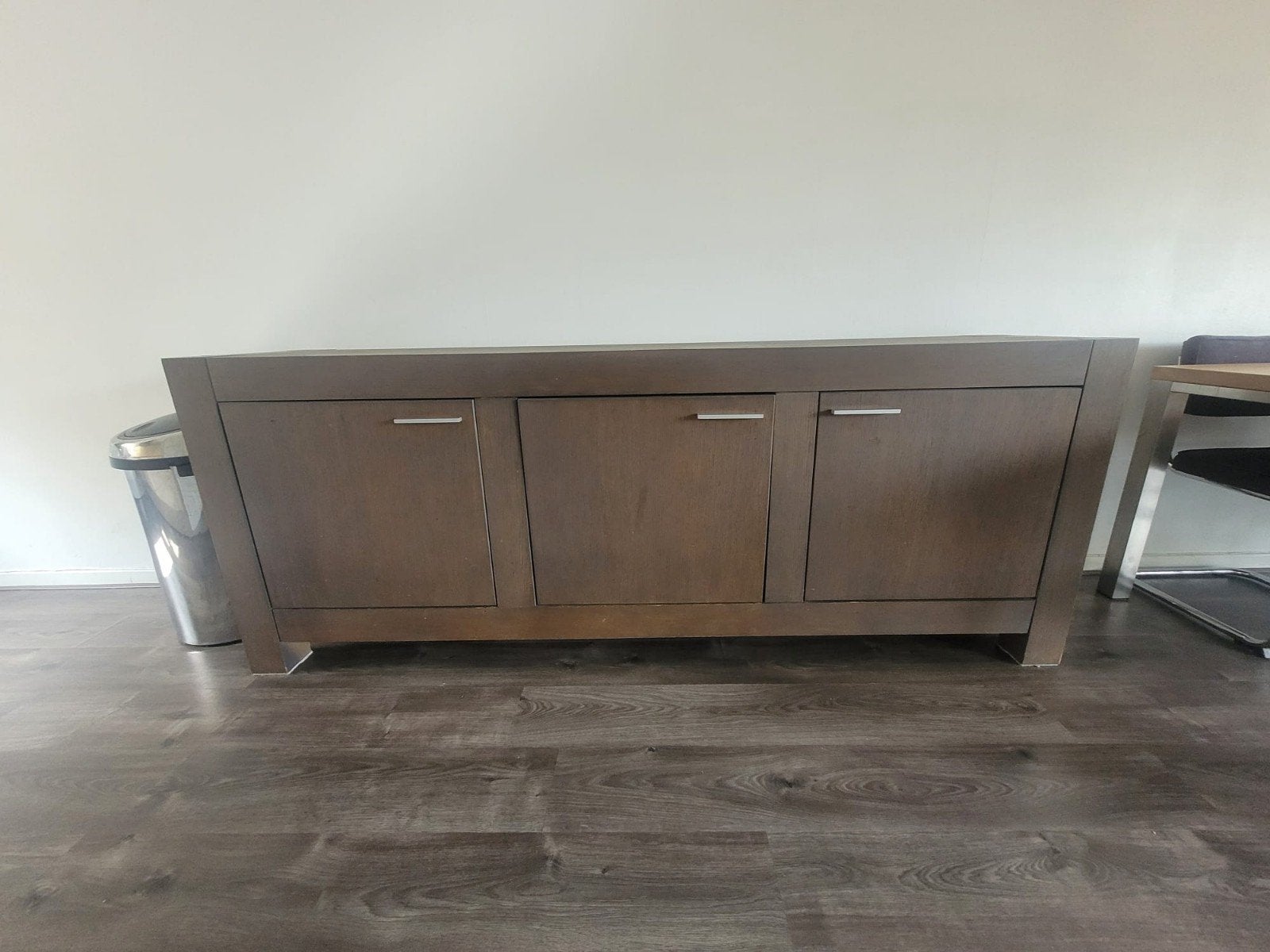 Gratis af te halen: Donkerbruin Dressoir, Ophalen, Gebruikt, 25 tot 50 cm, 200 cm of meer