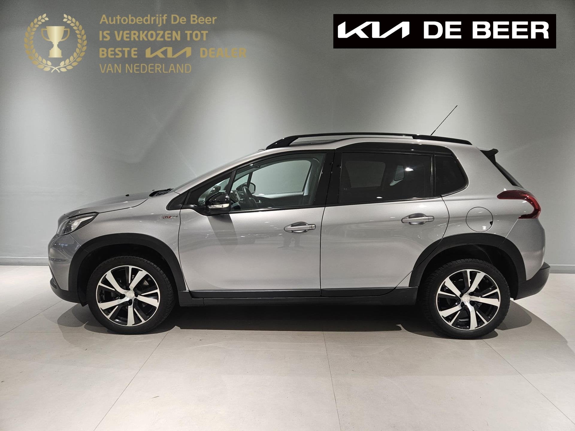 PEUGEOT 2008 1.2 PureTech 110pk GT-Line Pano/ Navi/ Clima/ C, Auto's, Voorwielaandrijving, 12 maanden, 1199 cc, Leder en Stof