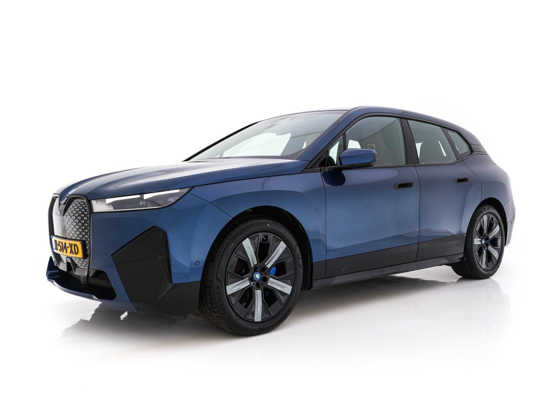 BMW iX xDrive40 High Executive 77 kWh AWD [ 3-Fase-11kW ] {S, Automaat, 413 km, 22 min, Blauw