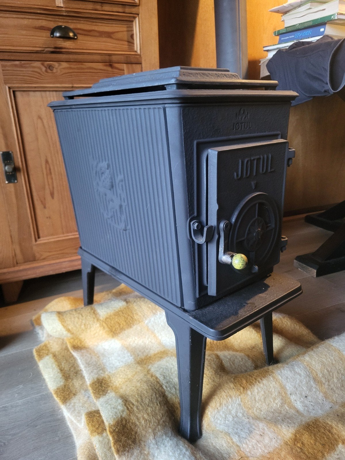 Jotul F 602 N houtkachel zo goed als nieuw, Huis en Inrichting, Ophalen, Houtkachel, Zo goed als nieuw, Vrijstaand