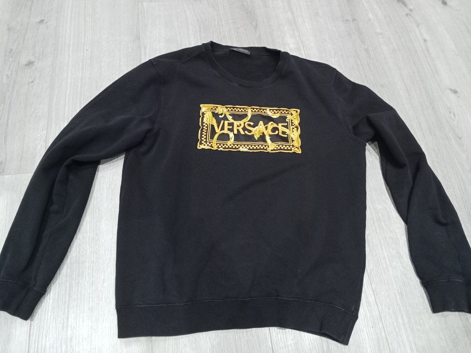 Versace trui zwart met goud maat l, Kleding | Heren, Maat 52/54 (L), Zwart, Ophalen of Verzenden, Gedragen