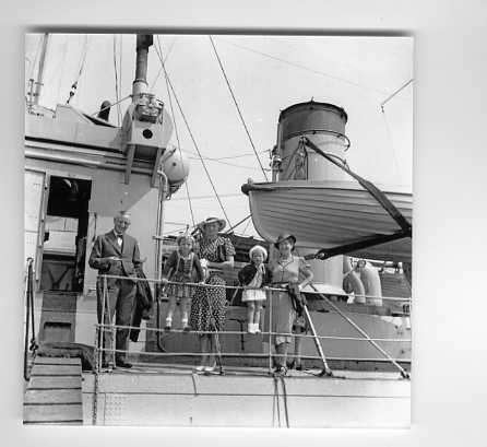scheepvaart-foto-aan boord, Ophalen of Verzenden, Zo goed als nieuw, Motorboot, Boek of Tijdschrift