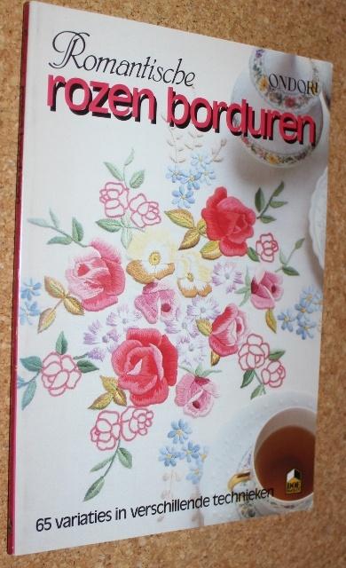Romantische rozen borduren 65 variaties en technieken 80437, Boeken, Ophalen of Verzenden, Zo goed als nieuw, Borduren en Naaien