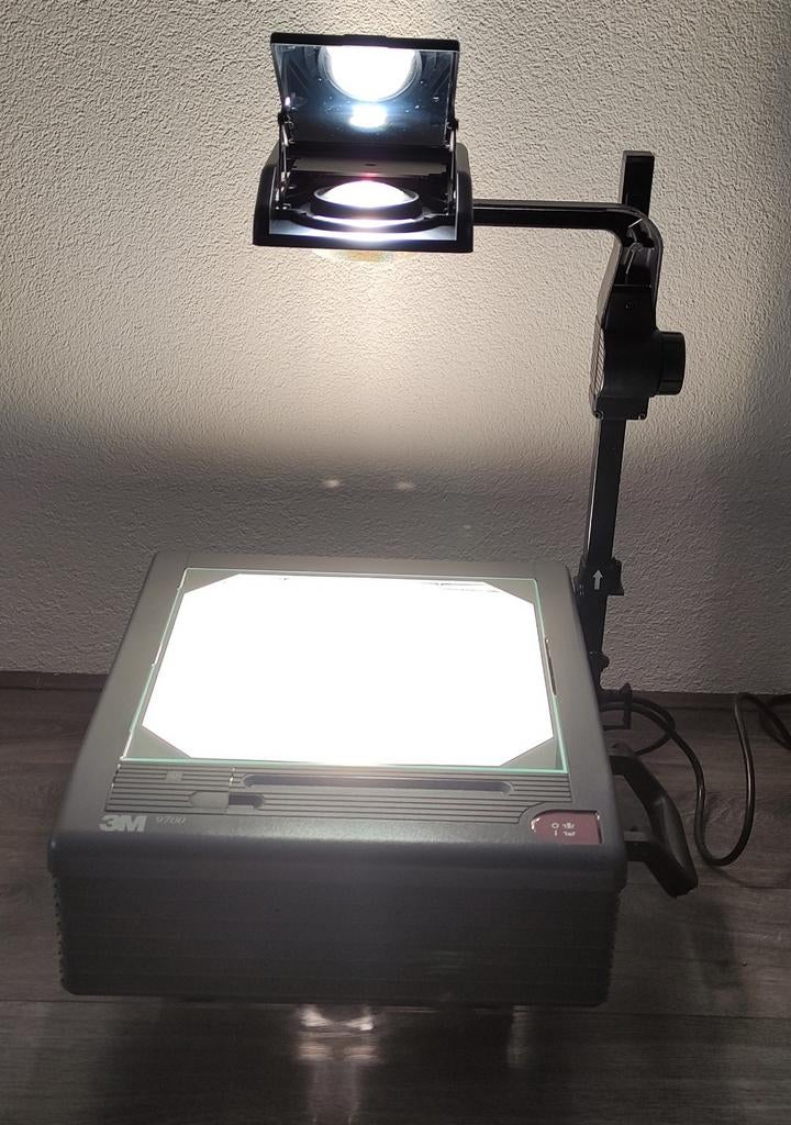 3m 9770 PORTABLE OVERHEAD PROJECTOR in OPBERG/TRANSPORT TAS, Ophalen of Verzenden, Zo goed als nieuw