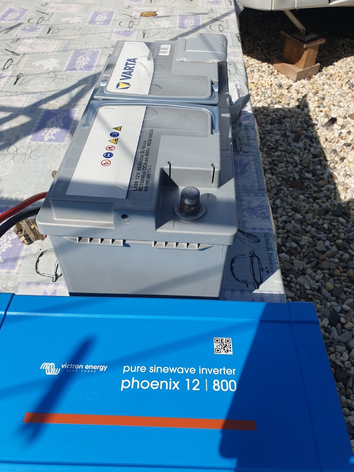 Varta accu LA95 12V 95Ah en Victron omvormer Phoenix 12|800, Ophalen, Gebruikt
