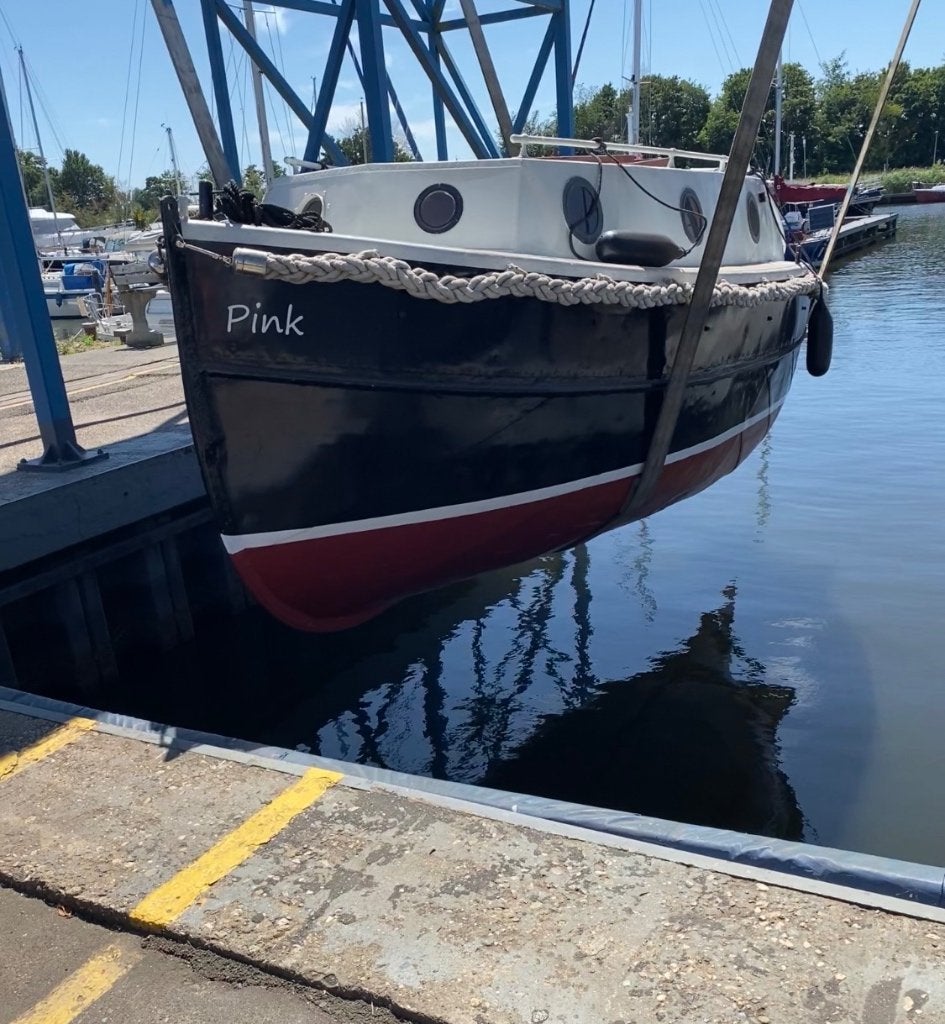 Kajuit sloep (voormalig reddingsloep), Watersport en Boten, Sloepen, Ophalen, Gebruikt, Staal, Binnenboordmotor