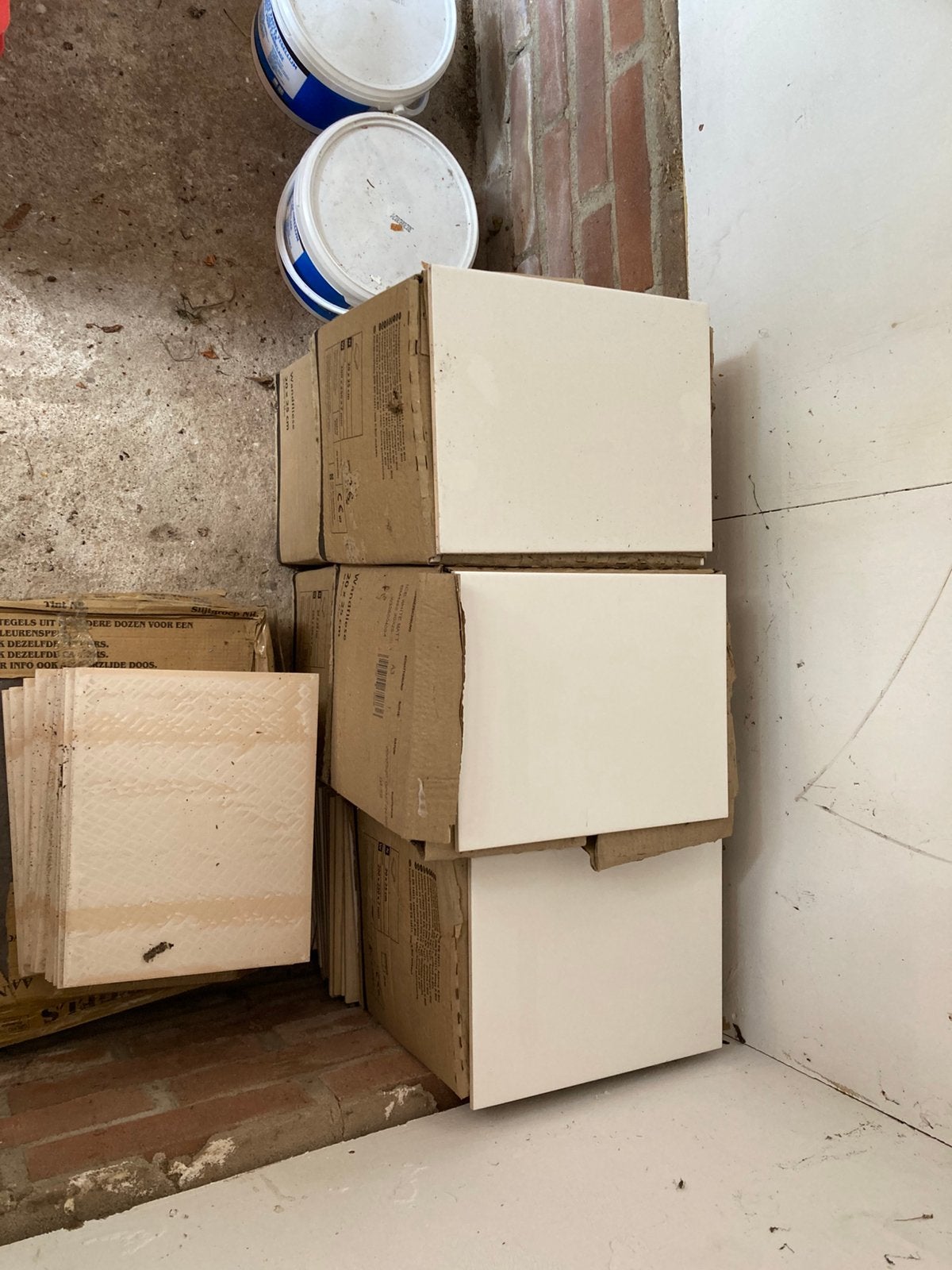 180 witte wandtegels 20x25 cm met tegellijm, Ophalen, Nieuw, 5 tot 10 m², 20 tot 40 cm