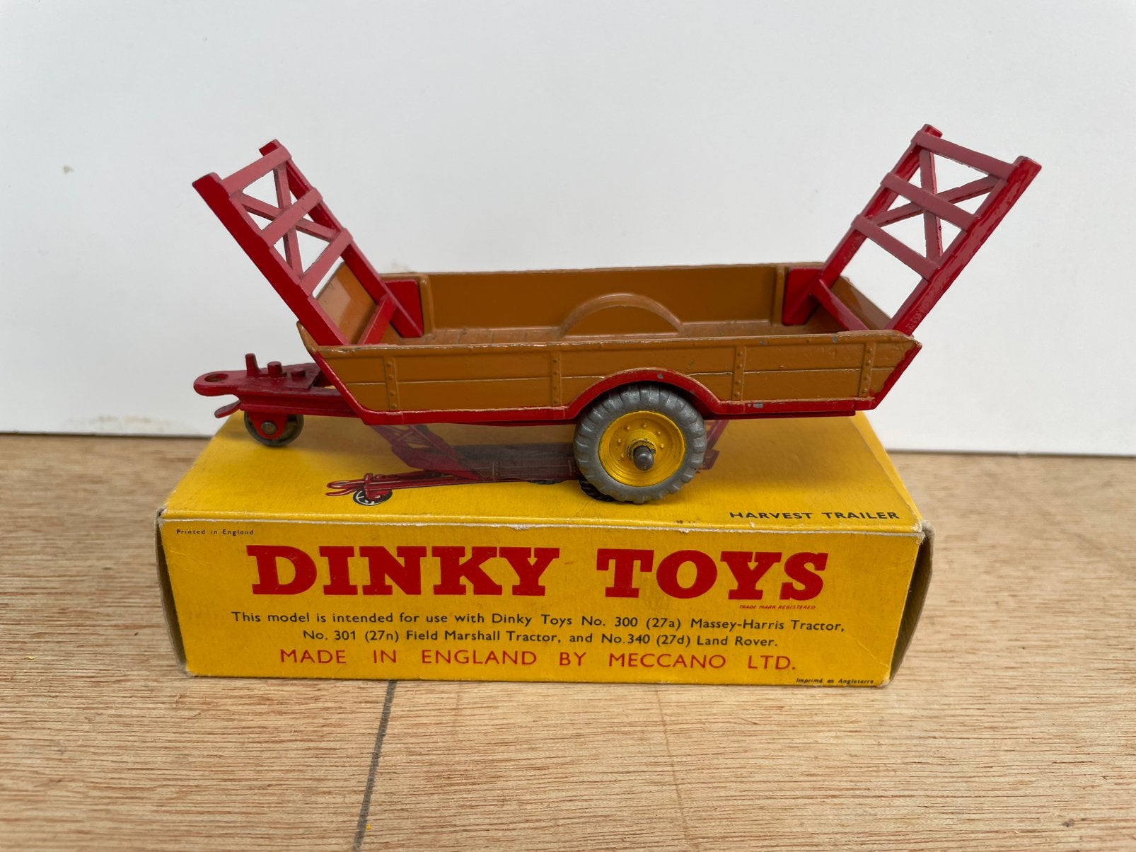 Dinky Toy 320, Ophalen of Verzenden, Zo goed als nieuw, Auto, Dinky Toys