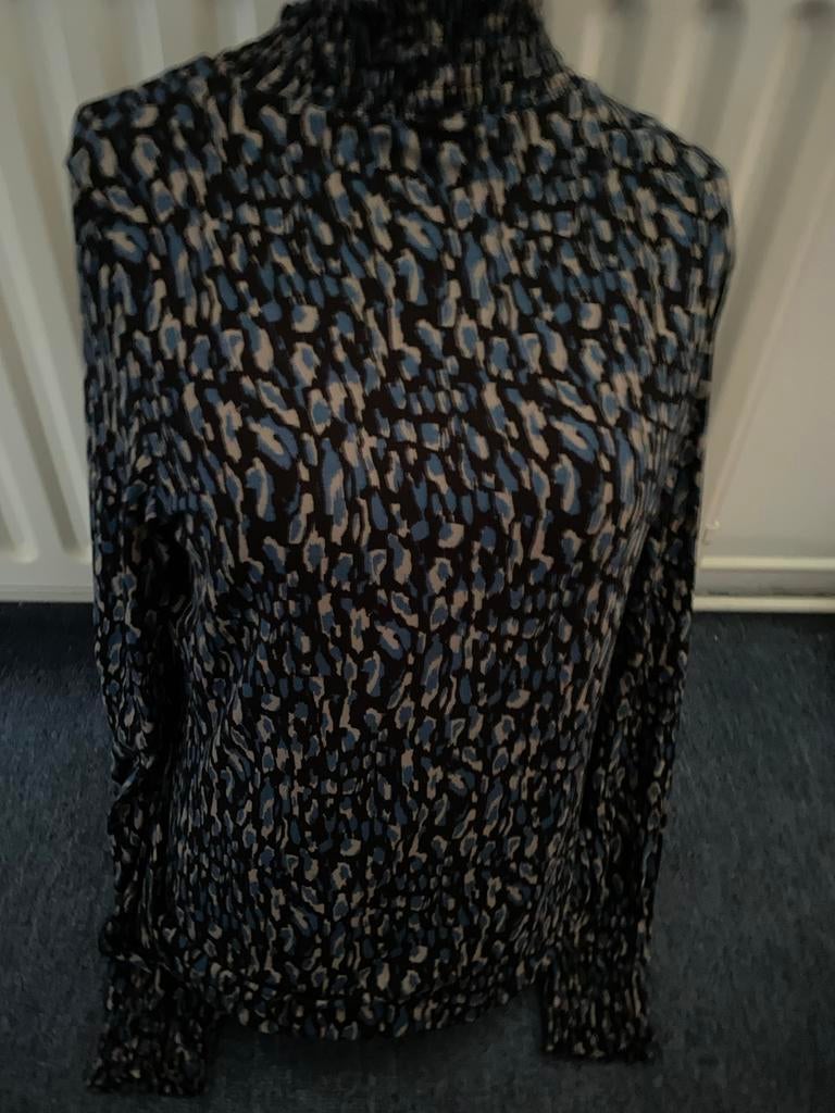 Stijlvolle coltop met dierenprint - Maat M, Maat 38/40 (M), Blauw, Ophalen of Verzenden, Zo goed als nieuw