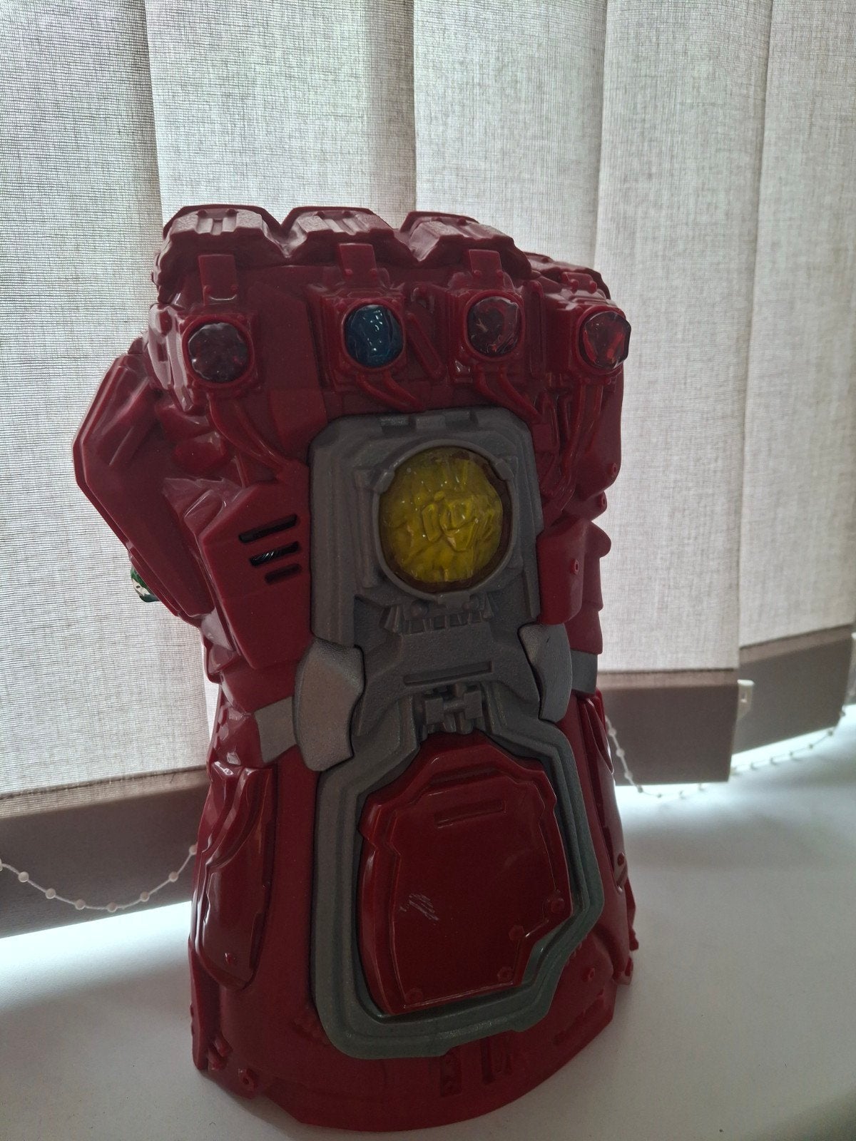 Marvel Thanos Infinity Gauntlet met geluid en licht, Ophalen, Gebruikt