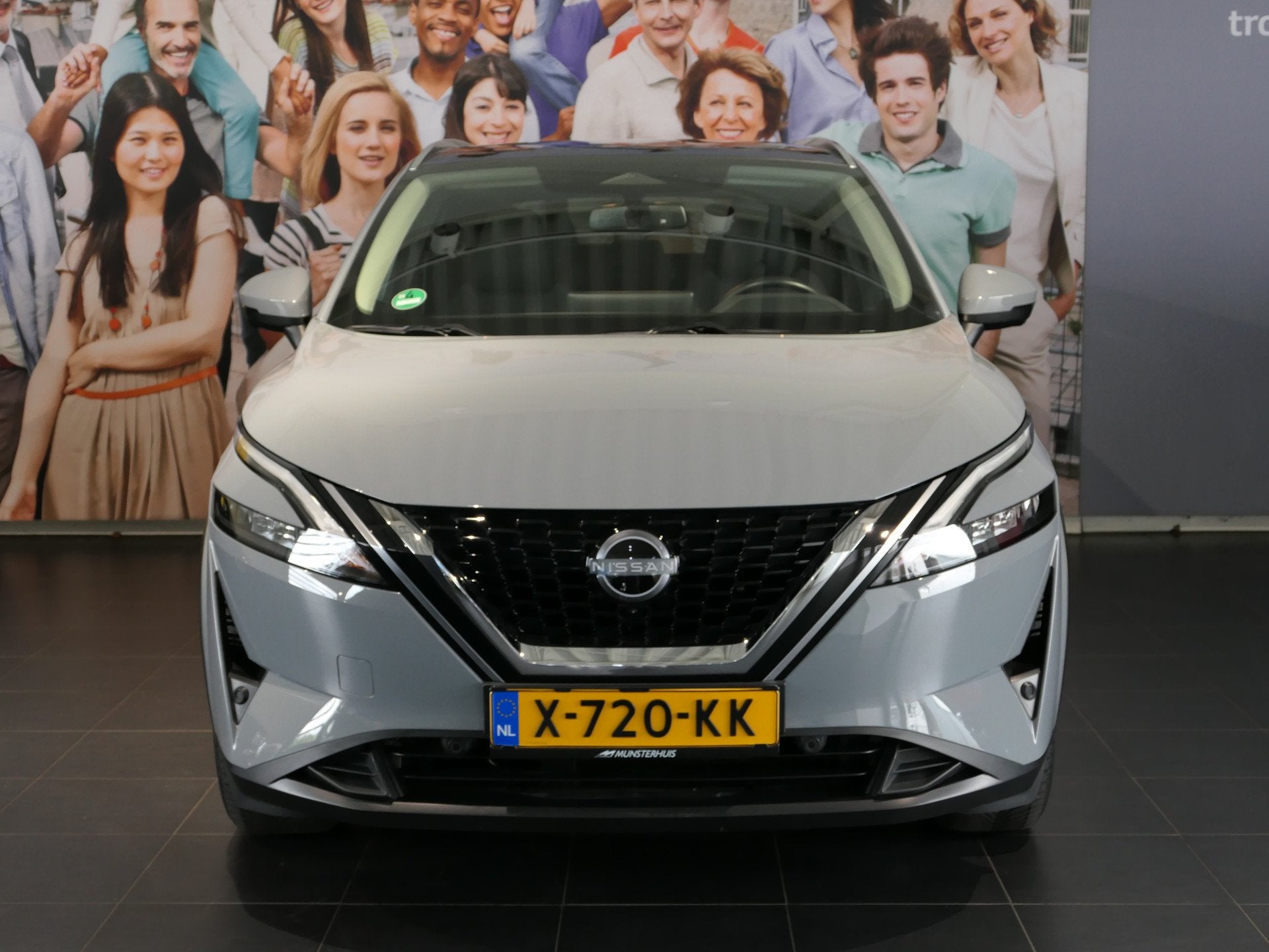 Nissan QASHQAI 1.3 MHEV Xtronic N-Connecta *1.800KG Trekgewi, Auto's, Stof, Origineel Nederlands, Qashqai, 725 kg