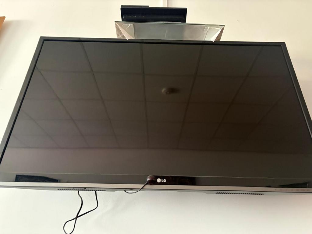 LG TV - Goede staat, Ophalen, Gebruikt, 50 Hz, 100 cm of meer