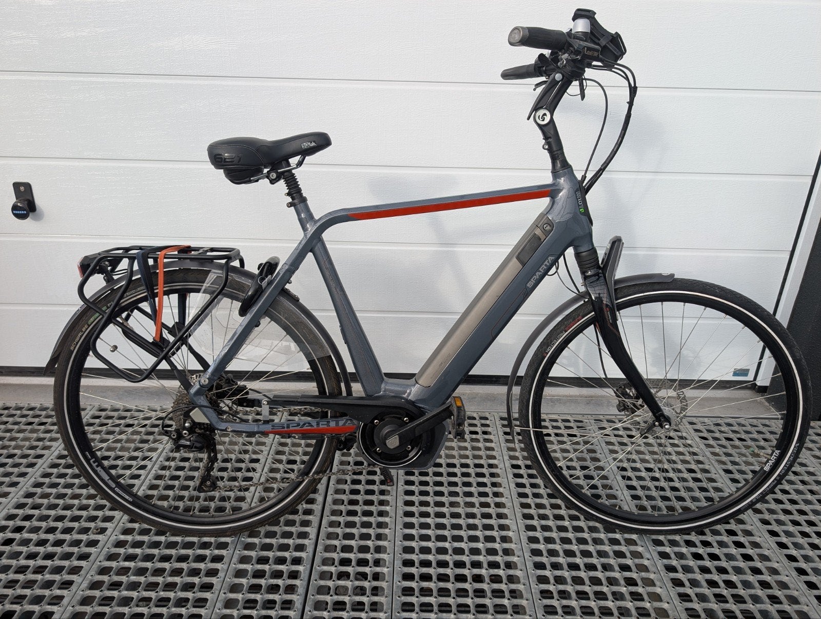 Sparta M10TI  elektrische fiets met  middenmotor en hydrauli, Ophalen, Sparta, Zo goed als nieuw, 50 km per accu of meer