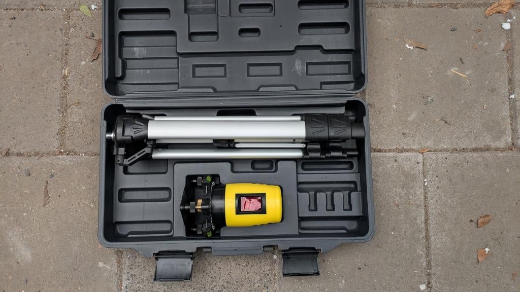 Zelf regelende laser waterpas, Ophalen of Verzenden, Overige meters
