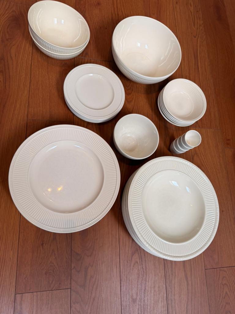 Wedgewood 31 delig servies, Ophalen