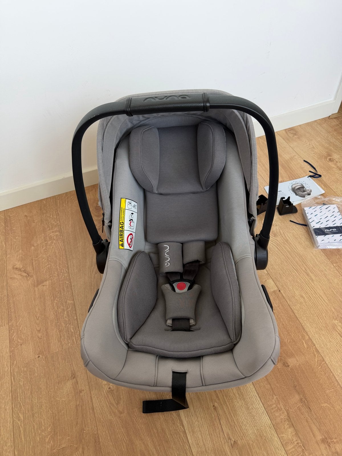 Nuna Pipa autostoel inclusief Isofix base, Kinderen en Baby's, Zijbescherming, Zo goed als nieuw, Isofix, 0 t/m 13 kg