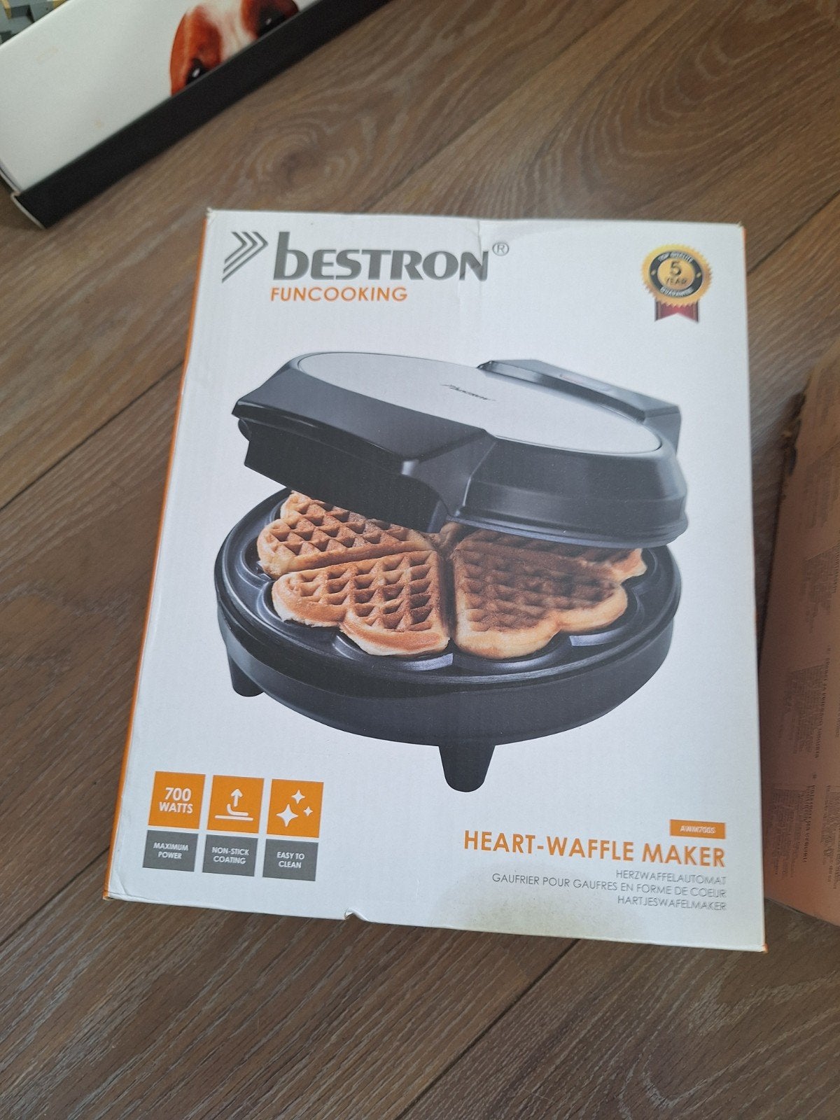 Bestron Hartjes Wafelijzer - 700W, Anti-aanbaklaag, Witgoed en Apparatuur, Ophalen of Verzenden, Zo goed als nieuw