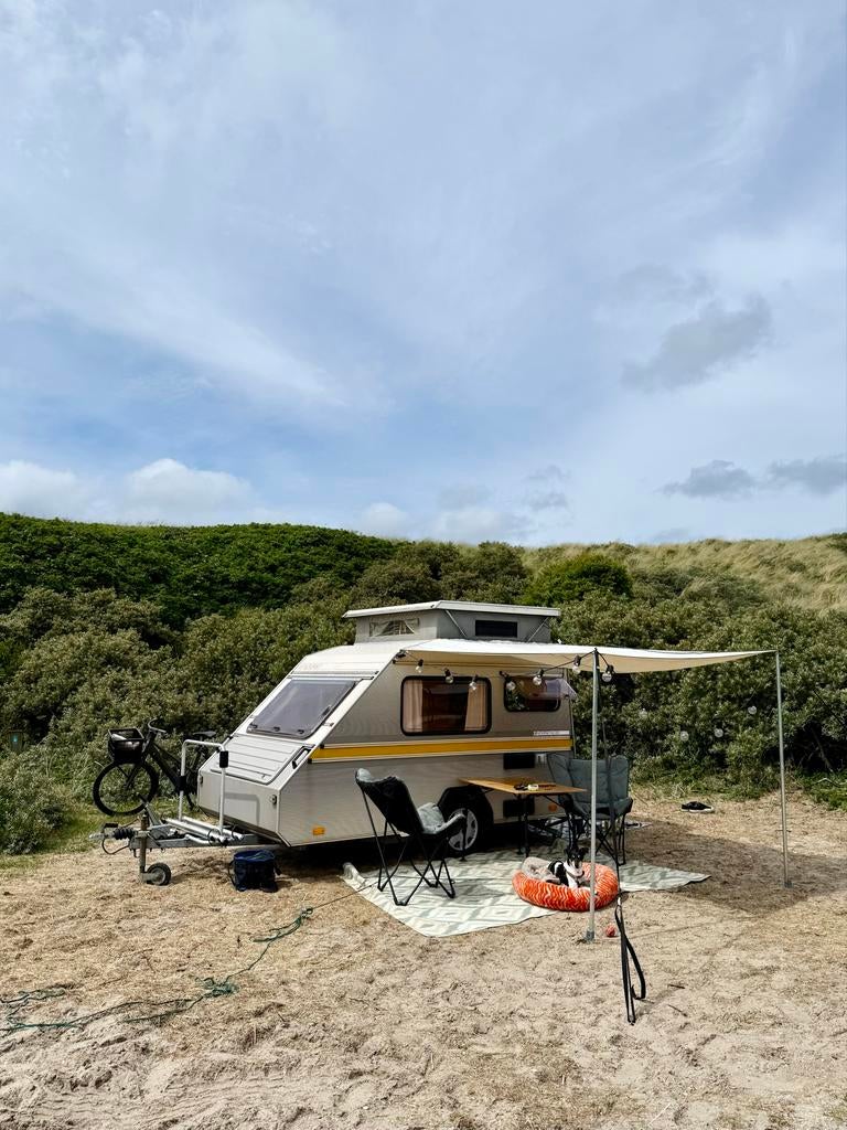 Kip Kompakt KK300 uit 1986 met luifels en Bluetooth speakers, Caravans en Kamperen, Caravans, Kip, Treinzit, Luifel, Tot 4 meter