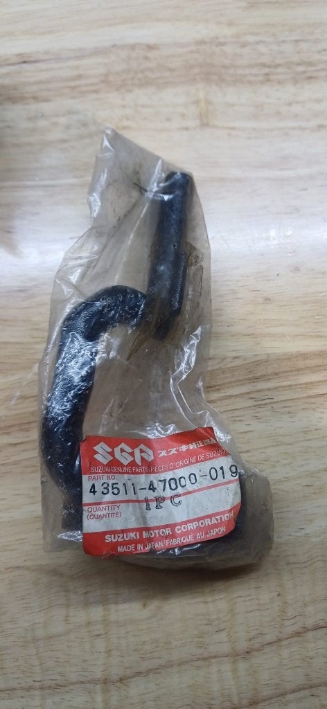 9. Suzuki GS550 / GS550E voetsteunbeugel rechts, Ophalen of Verzenden, Nieuw