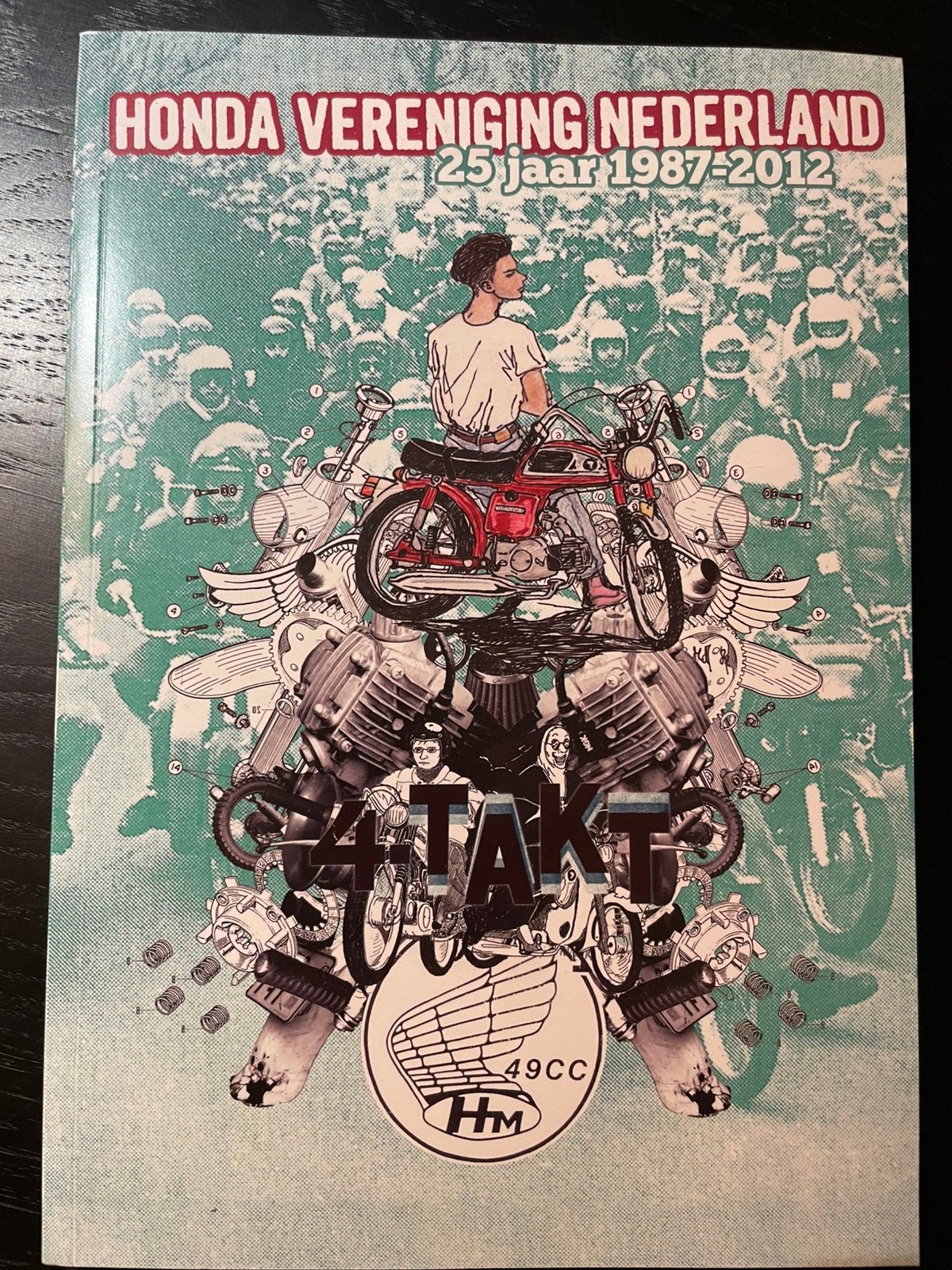 Boek 4takt Honda Vereniging Nederland 25 jaar 1987-2012, Ophalen of Verzenden, Zo goed als nieuw