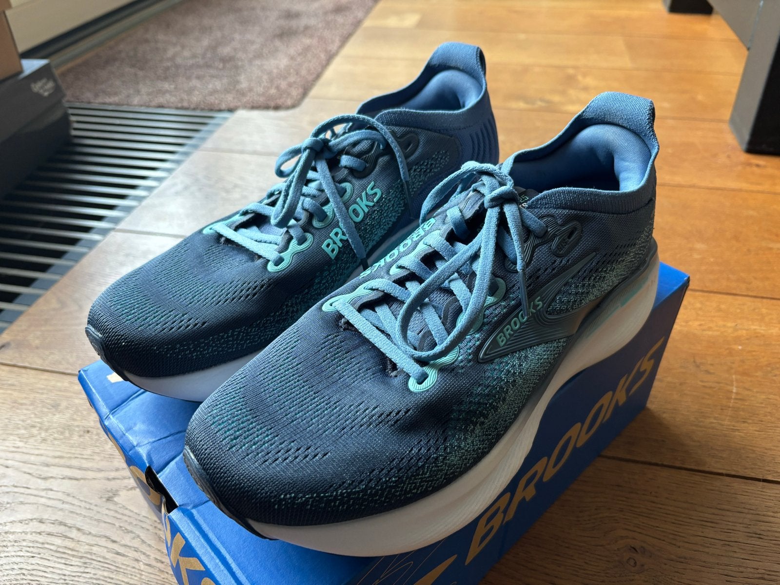 Brooks Adrenaline GTS 25, maat 42.5 Wide ZGAN!, Ophalen of Verzenden, Zo goed als nieuw, Hardlopen, Hardloopschoenen
