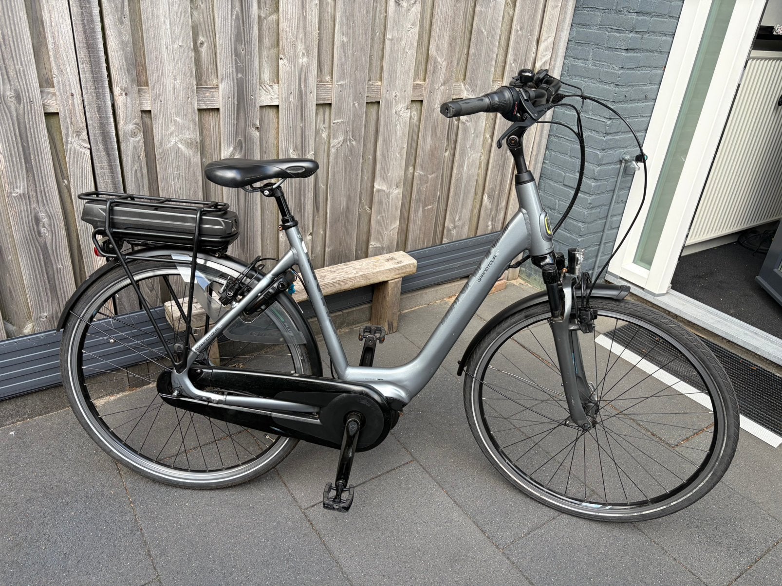 Te koop elektrische damesfiets giant, Ophalen, Zo goed als nieuw, Giant, Versnellingen