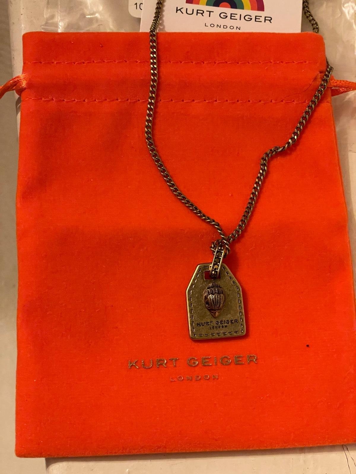 Kurt Geiger London ketting met hanger, nieuw, Nieuw, Ophalen of Verzenden, Goud, Overige materialen