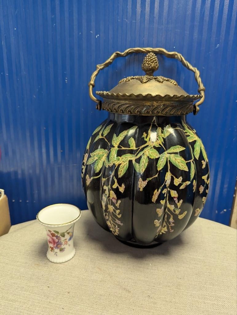 Grote  koektrommel/biscuitpot met bronzen beslag, Antiek en Kunst, Antiek | Porselein, Ophalen of Verzenden