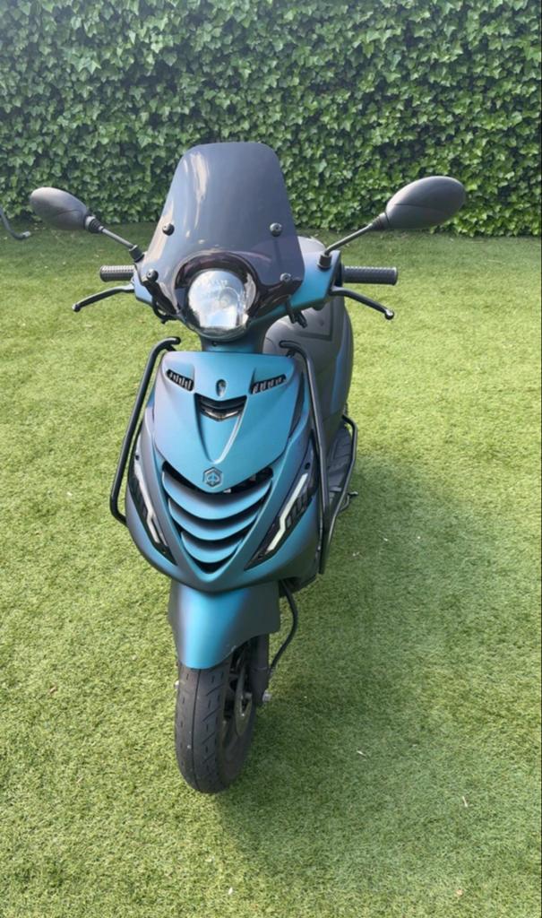 Piaggio Zip 2023 - Zo goed als nieuw, lage kilometerstand