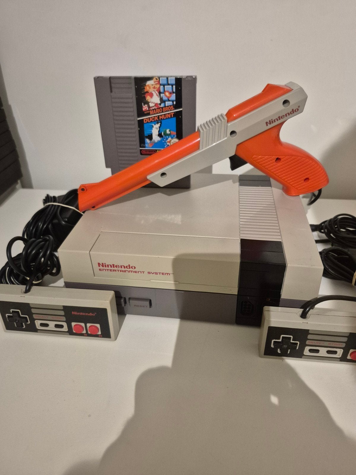 Nintendo Nes Entertainment Set, Spelcomputers en Games, Ophalen of Verzenden, Gebruikt, Met 2 controllers, Met zapper/pistool