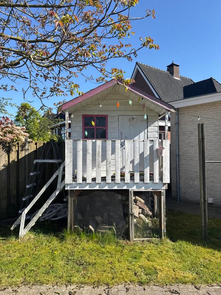 Leuk speelhuisje voor kinderen met veranda en ladder, Ophalen, Gebruikt, Hout