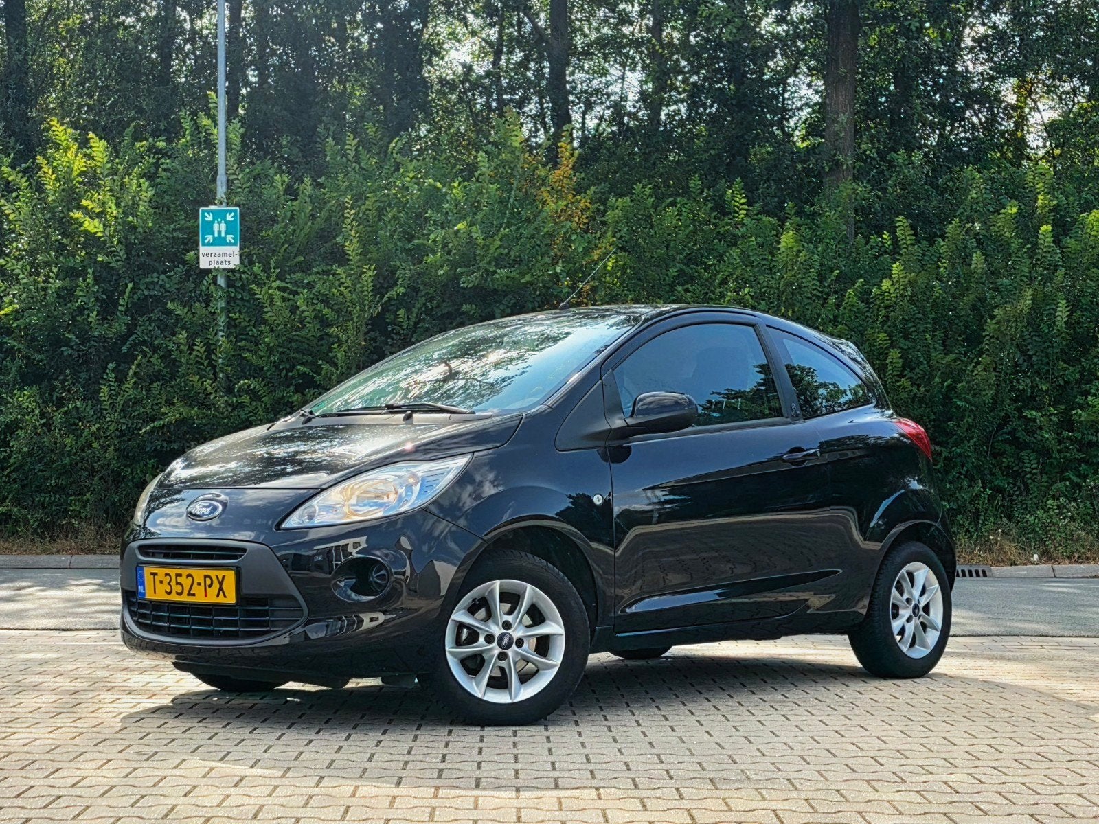 Ford Ka 1.2 69pk 2013 Zwart, Auto's, Ford, Voorwielaandrijving, Stof, 1242 cc, 4 cilinders