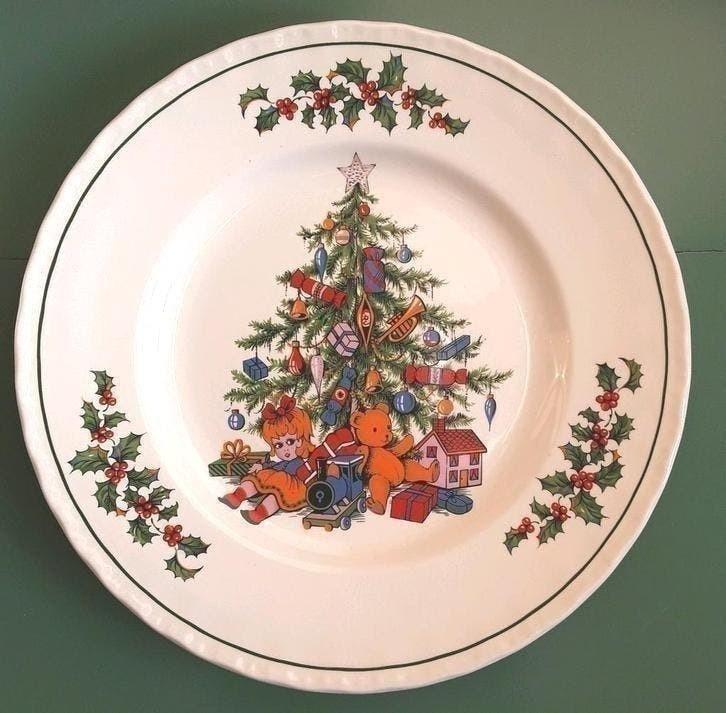 Kerst bord Royal Tudor Christmas Tree by Grindley of Stoke, Verzamelen, Porselein, Kristal en Bestek, Zo goed als nieuw, Bord of Schaal