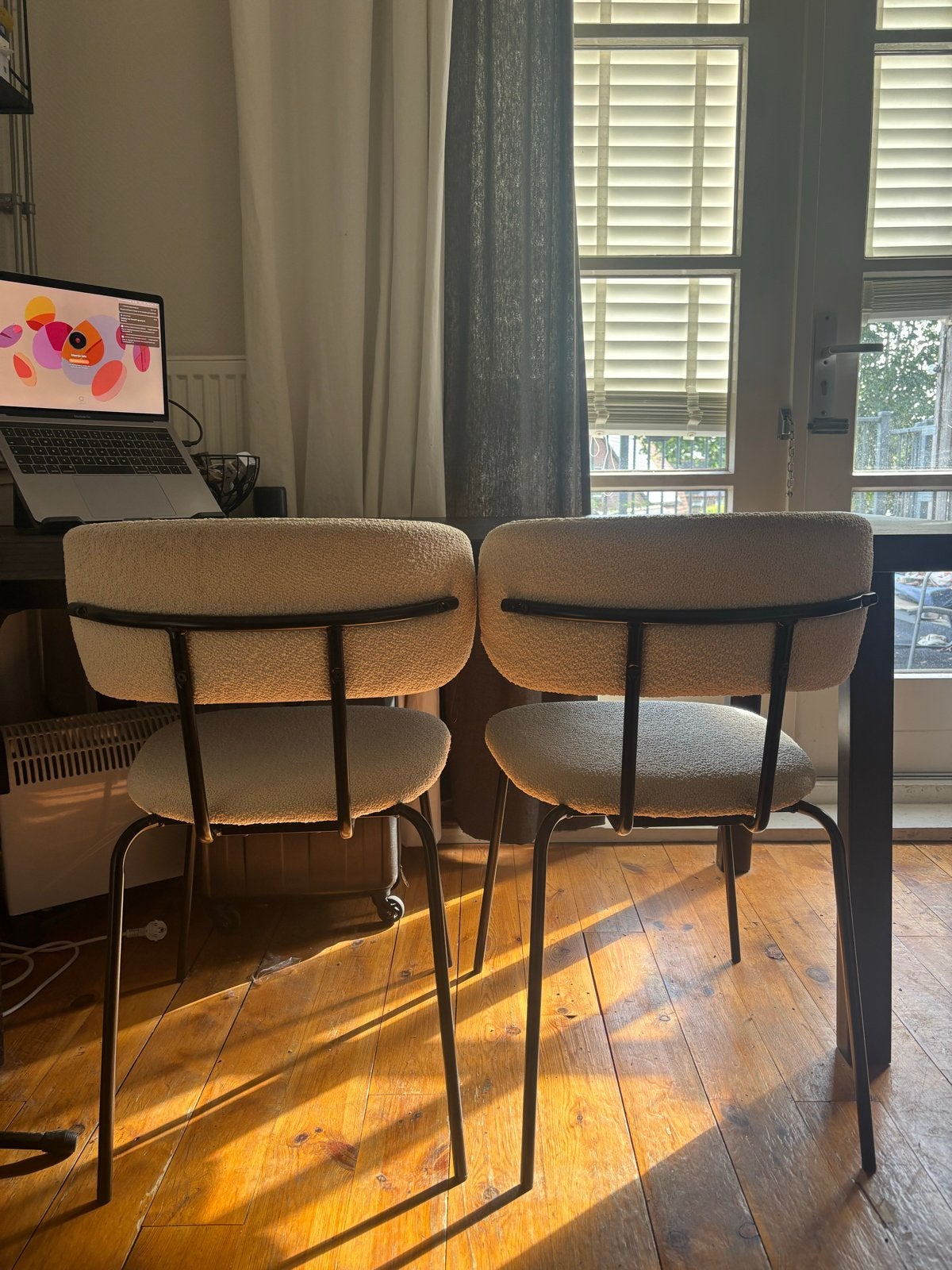 Twee teddy off-white eetkamerstoelen Kwantum, Huis en Inrichting, Stoelen, Ophalen, Gebruikt, Twee, Wit