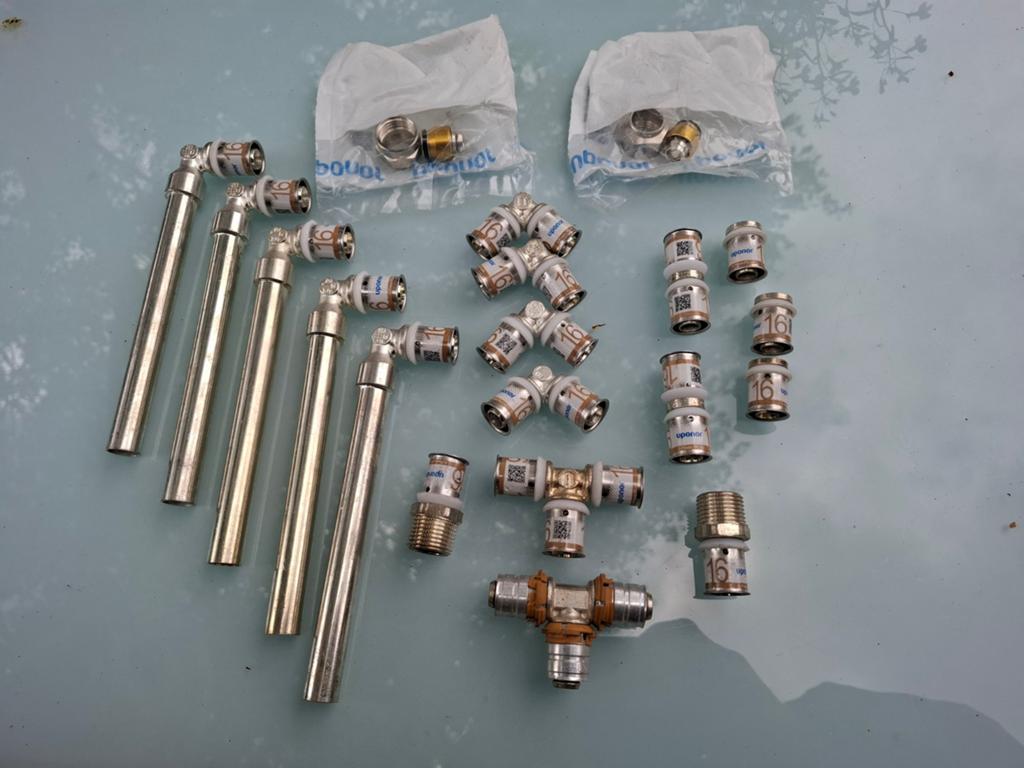 Uponor diverse koppelingen 16 mm, nieuw, Overige materialen, Minder dan 20 mm, 6 meter of meer, Overige typen