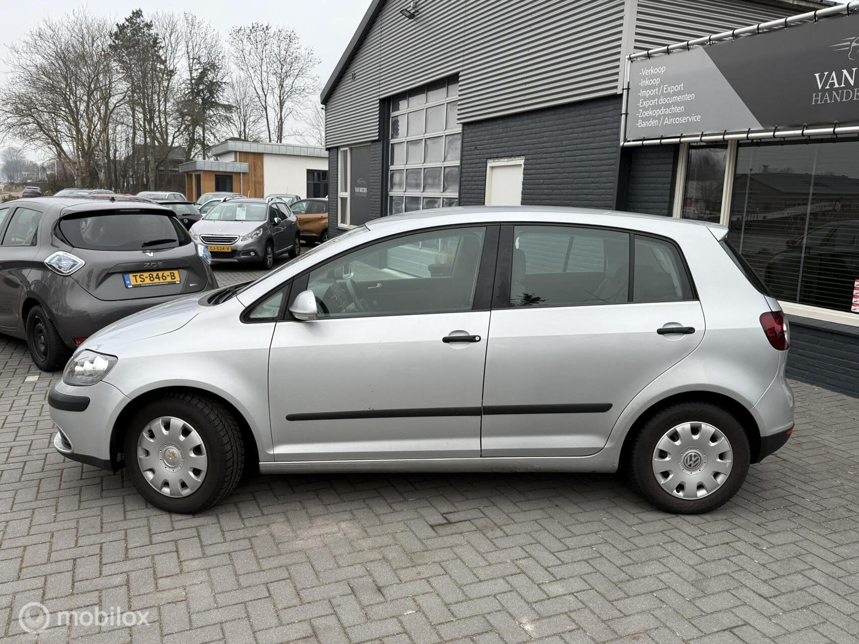 Volkswagen Golf 1.6 FSI Comfortline, airco, trekhaak, apk 02, Voorwielaandrijving, Gebruikt, Zwart, 4 cilinders