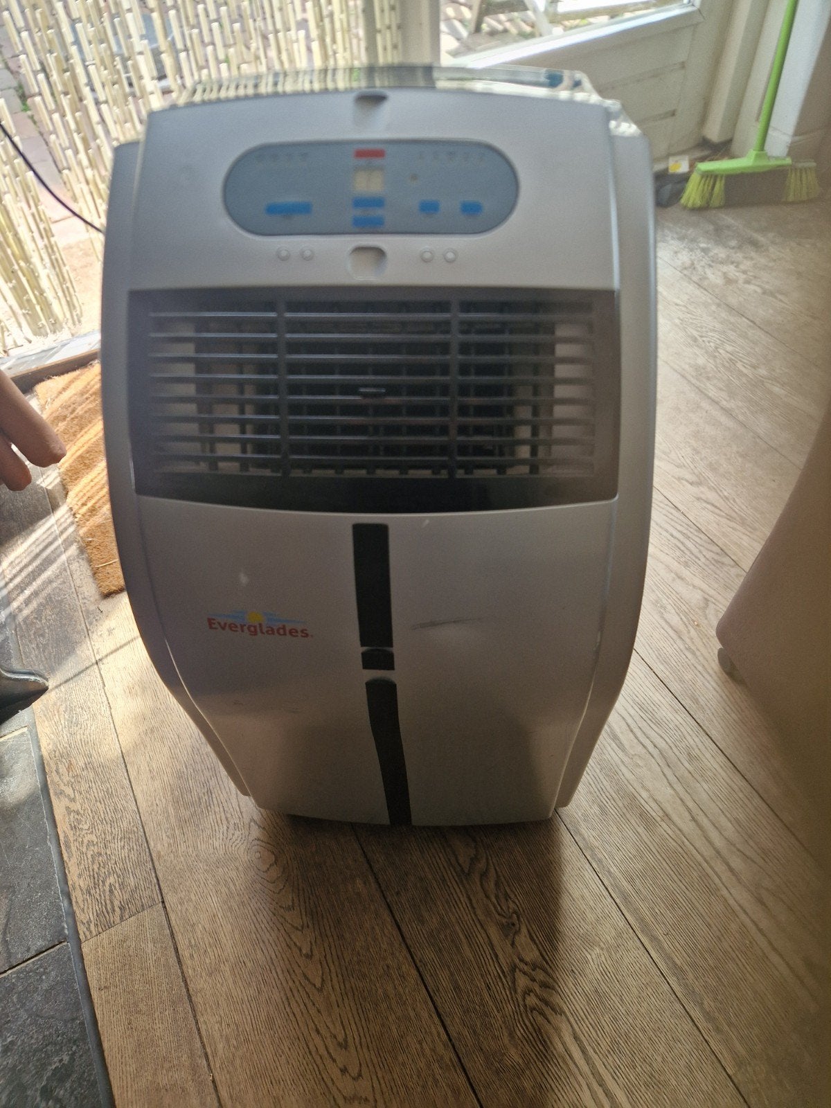 Te koop mobiele airco, Ophalen, Minder dan 60 m³, 3 snelheden of meer, Zo goed als nieuw