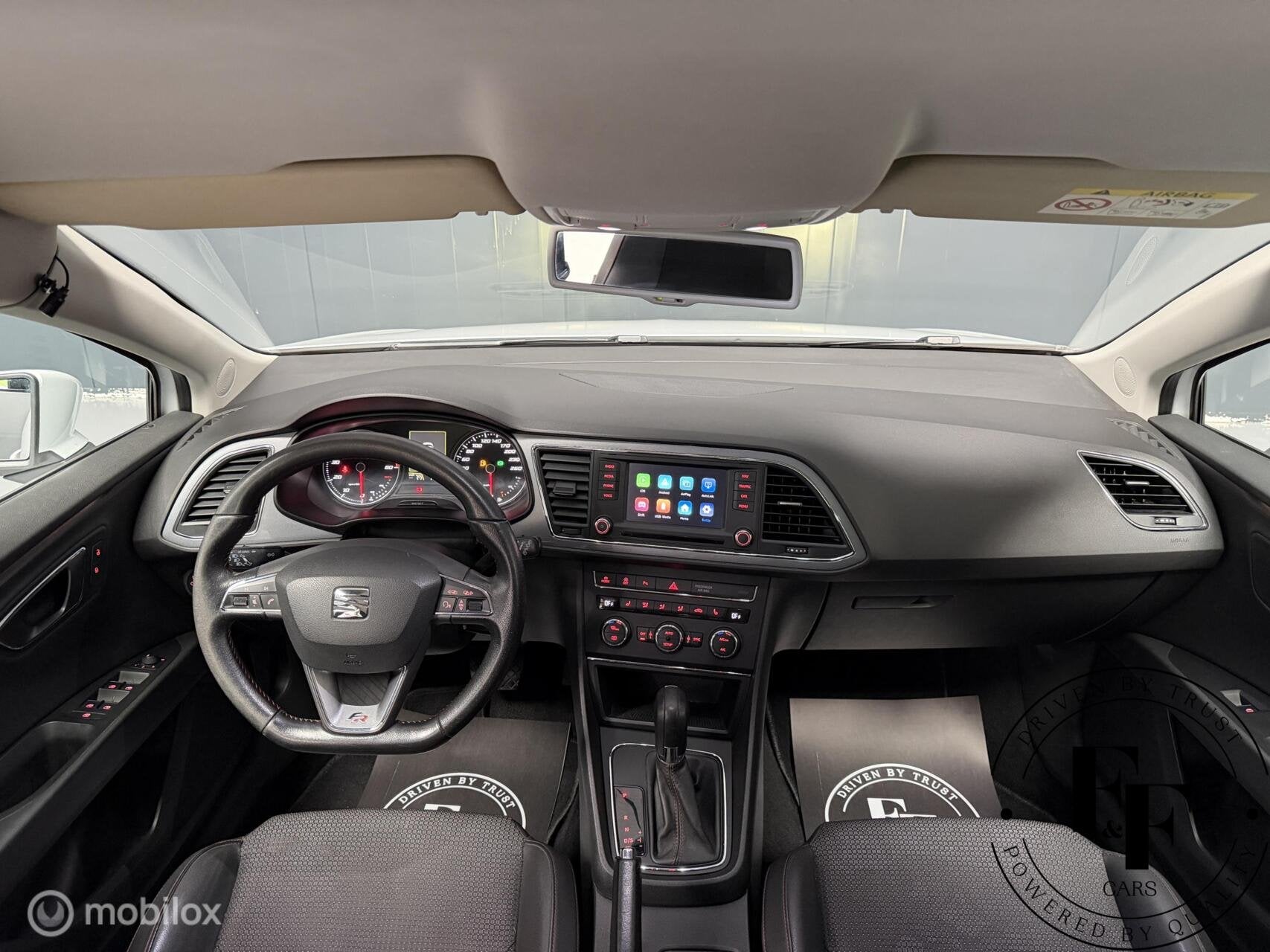 SEAT Leon ST 1.8 TSI FR Dynamic Automaat|CarPlay|Camera|Trek, Auto's, 1272 kg, Gebruikt, 4 cilinders, Leder en Stof