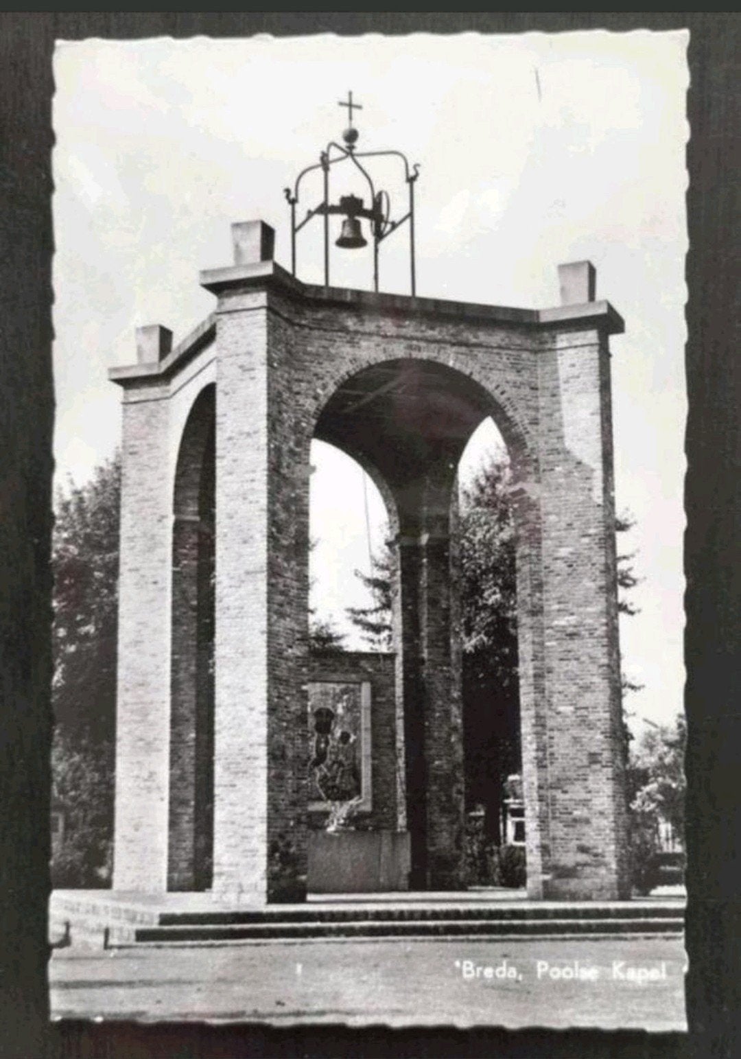 Breda - Poolse Kapel (architectenbureau Siebers en Van Dael), Ophalen of Verzenden, 1960 tot 1980, Ongelopen, Noord-Brabant